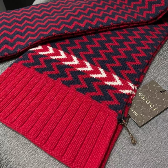 Gucci Zigzag Wool scarf - Picture 3 of 5
